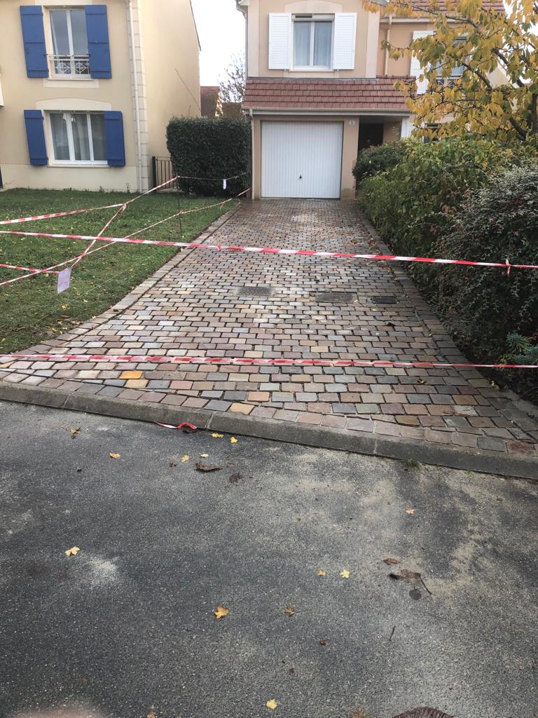 entrée de maison en pavés